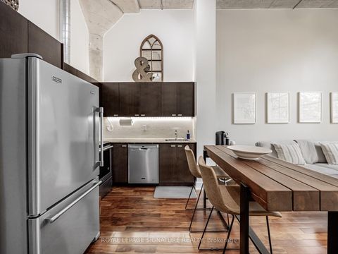 Photo 9 at 223 - 637 Lake Shore Boulevard W, Niagara, Toronto