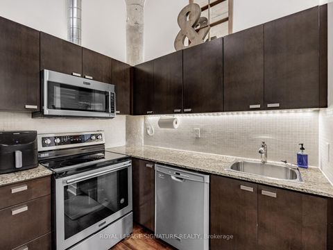 Photo 10 at 223 - 637 Lake Shore Boulevard W, Niagara, Toronto