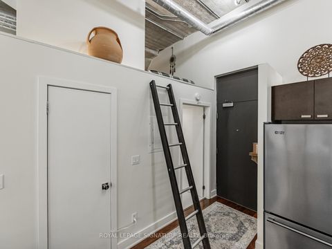 Photo 13 at 223 - 637 Lake Shore Boulevard W, Niagara, Toronto