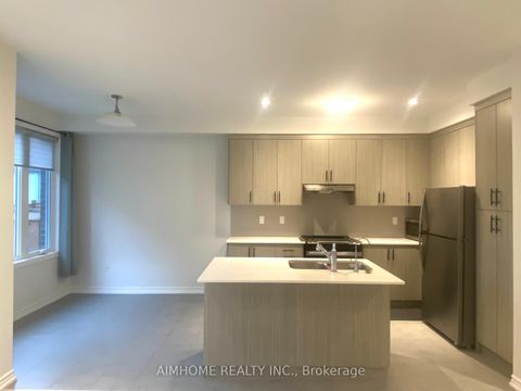 Photo 6 at 168 Tempel Street, Rural Richmond Hill, Richmond Hill