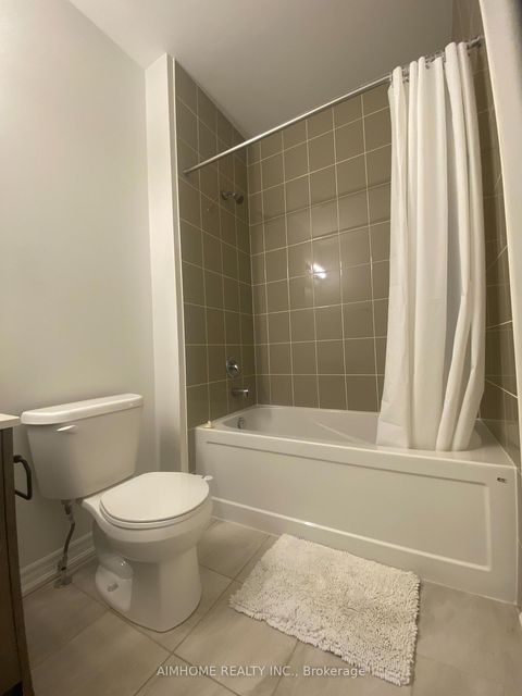 Photo 7 at 168 Tempel Street, Rural Richmond Hill, Richmond Hill