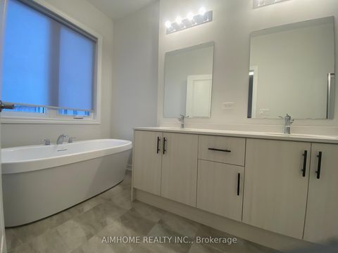 Photo 11 at 168 Tempel Street, Rural Richmond Hill, Richmond Hill