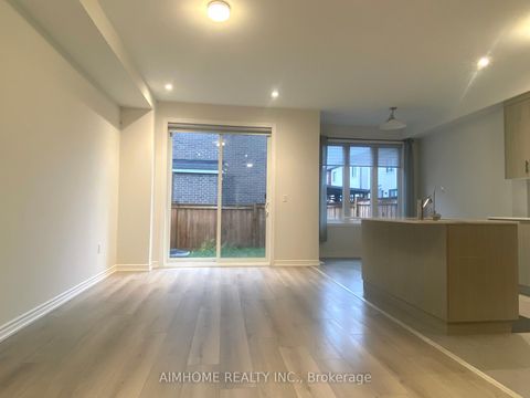 Photo 12 at 168 Tempel Street, Rural Richmond Hill, Richmond Hill