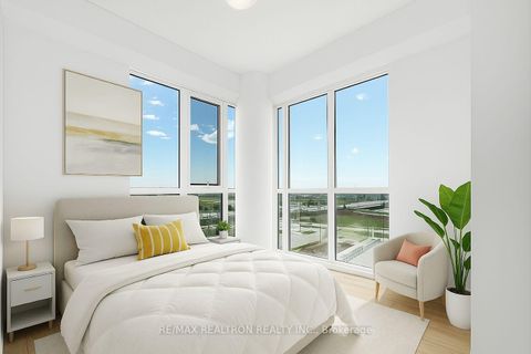 Photo 4 at 819 - 60 Honeycrisp Crescent, Vaughan Corporate Centre, Vaughan