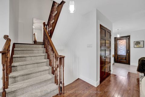Photo 6 at 272 Wildberry Crescent, Vellore Village, Vaughan