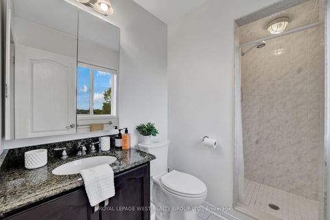 Photo 10 at 272 Wildberry Crescent, Vellore Village, Vaughan