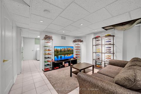 Photo 12 at 272 Wildberry Crescent, Vellore Village, Vaughan