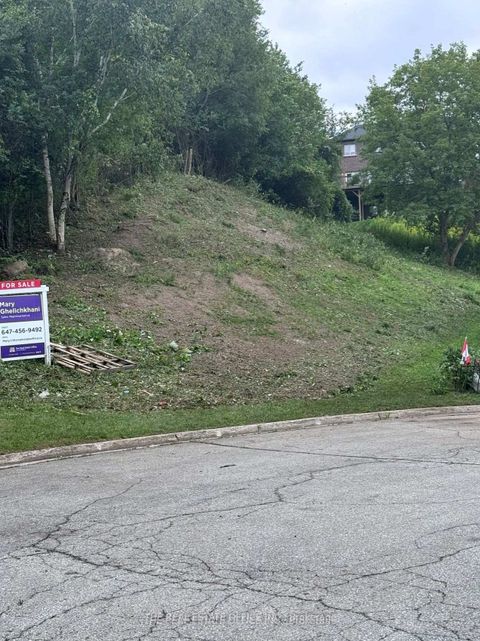 Photo 3 at 119 Stemmle Drive, Aurora Highlands, Aurora