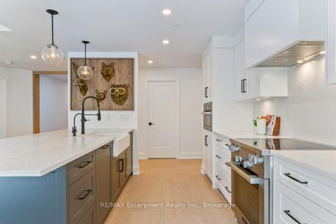 Photo 12 at 103 - 40 Old Mill Road, QE Queen Elizabeth, Oakville