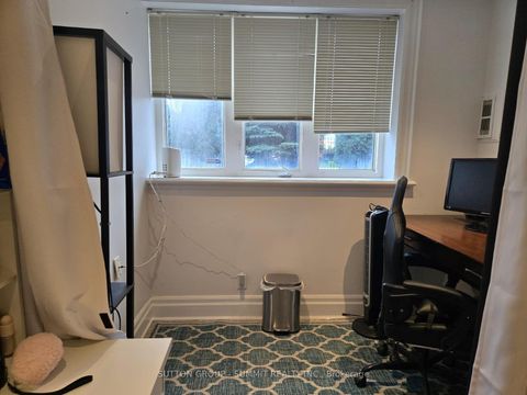 Photo 9 at 104 - 2615 KEELE Street, Maple Leaf, Toronto