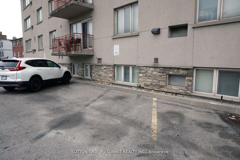 Photo 12 at 104 - 2615 KEELE Street, Maple Leaf, Toronto