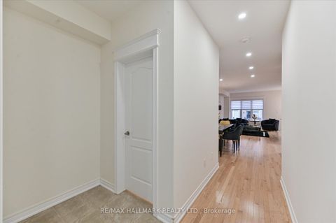 Photo 5 at 7 Buttonbush Lane, Oak Ridges Lake Wilcox, Richmond Hill