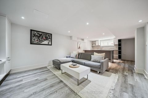 Photo 16 at 48 Arrowsmith Avenue, Amesbury, Toronto