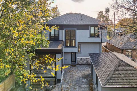 Photo 20 at 48 Arrowsmith Avenue, Amesbury, Toronto