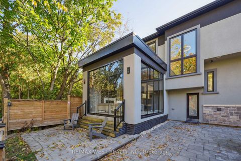 Photo 21 at 48 Arrowsmith Avenue, Amesbury, Toronto