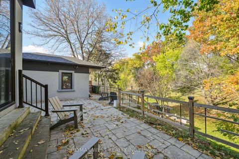 Photo 22 at 48 Arrowsmith Avenue, Amesbury, Toronto