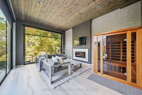 Photo 23 at 48 Arrowsmith Avenue, Amesbury, Toronto