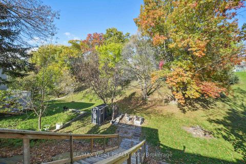 Photo 24 at 48 Arrowsmith Avenue, Amesbury, Toronto