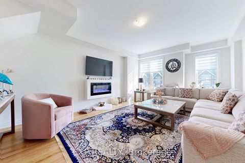 Photo 2 at 3227 Sixth Line, GO Glenorchy, Oakville