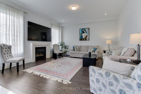 Photo 19 at 9 Backhouse Drive, Rural Richmond Hill, Richmond Hill