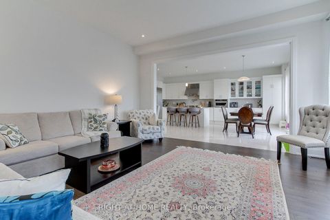 Photo 21 at 9 Backhouse Drive, Rural Richmond Hill, Richmond Hill