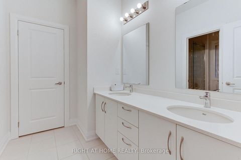 Photo 34 at 9 Backhouse Drive, Rural Richmond Hill, Richmond Hill