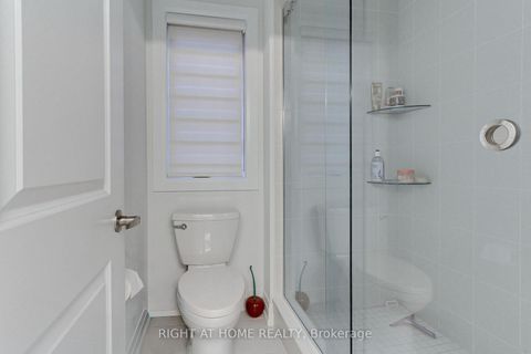 Photo 35 at 9 Backhouse Drive, Rural Richmond Hill, Richmond Hill