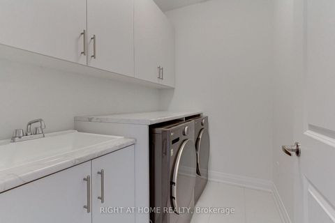 Photo 39 at 9 Backhouse Drive, Rural Richmond Hill, Richmond Hill