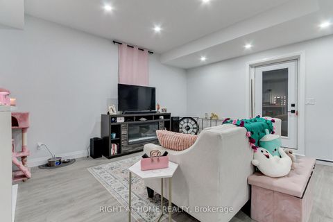 Photo 43 at 9 Backhouse Drive, Rural Richmond Hill, Richmond Hill