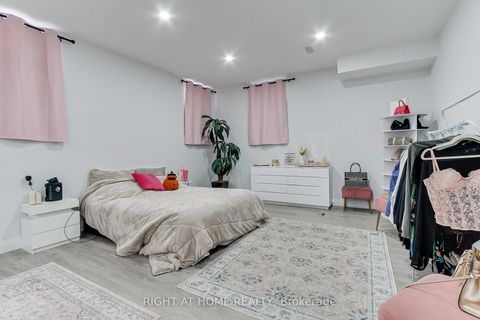 Photo 44 at 9 Backhouse Drive, Rural Richmond Hill, Richmond Hill