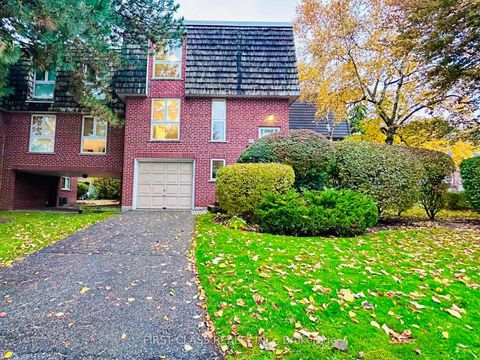 Photo 1 at 32 Scenic Mill Way, Windfields, Toronto