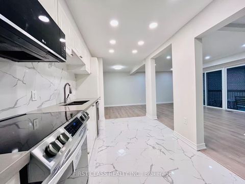 Photo 10 at 32 Scenic Mill Way, Windfields, Toronto