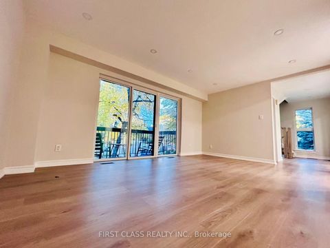 Photo 12 at 32 Scenic Mill Way, Windfields, Toronto