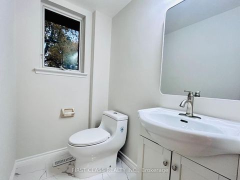 Photo 13 at 32 Scenic Mill Way, Windfields, Toronto