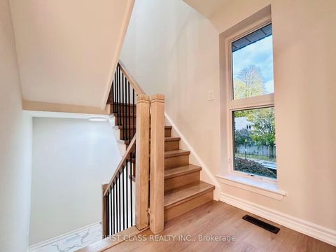 Photo 14 at 32 Scenic Mill Way, Windfields, Toronto