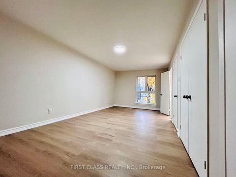 Photo 16 at 32 Scenic Mill Way, Windfields, Toronto