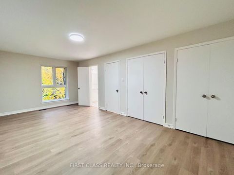 Photo 17 at 32 Scenic Mill Way, Windfields, Toronto