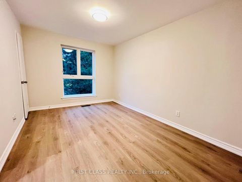 Photo 21 at 32 Scenic Mill Way, Windfields, Toronto