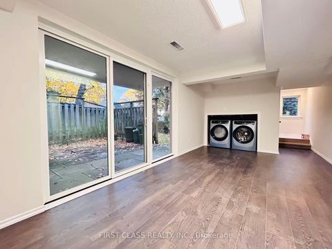 Photo 22 at 32 Scenic Mill Way, Windfields, Toronto