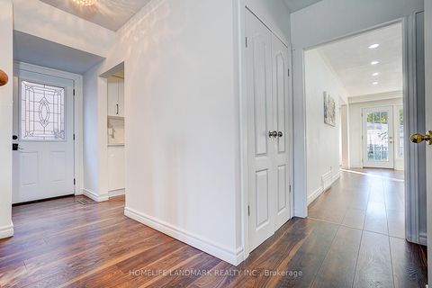 Photo 5 at 104 Tanjoe Crescent, Newtonbrook West, Toronto