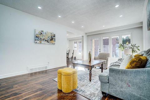 Photo 7 at 104 Tanjoe Crescent, Newtonbrook West, Toronto