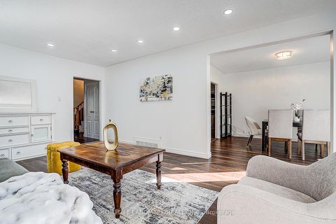 Photo 8 at 104 Tanjoe Crescent, Newtonbrook West, Toronto