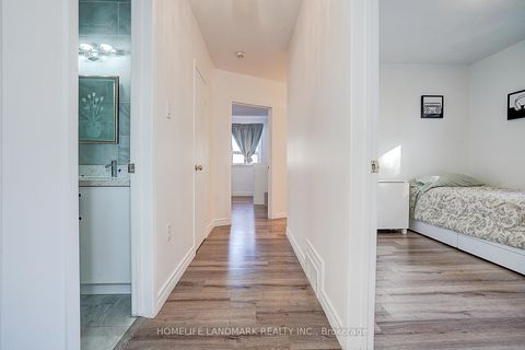 Photo 19 at 104 Tanjoe Crescent, Newtonbrook West, Toronto