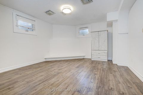 Photo 33 at 104 Tanjoe Crescent, Newtonbrook West, Toronto