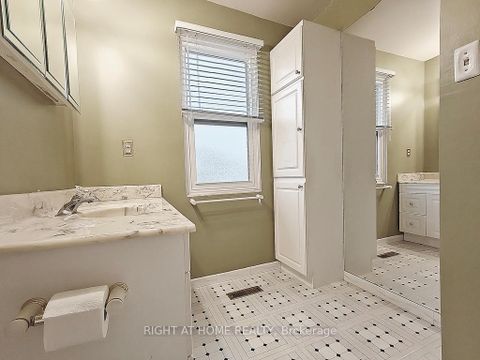 Photo 14 at 61 - 15 Brimwood Boulevard, Agincourt North, Toronto