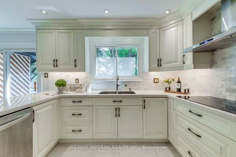 Photo 17 at 8 Medalist Road, Windfields, Toronto