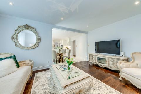 Photo 22 at 8 Medalist Road, Windfields, Toronto