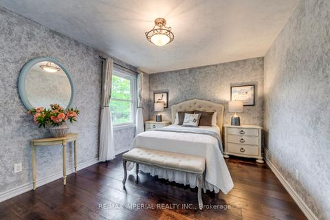 Photo 36 at 8 Medalist Road, Windfields, Toronto