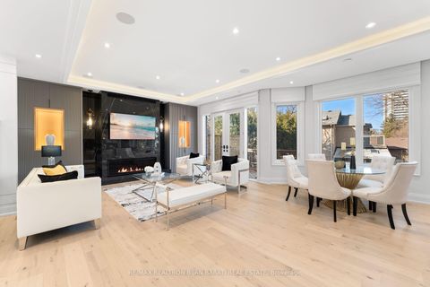 Photo 9 at 20 Tobruk Crescent, Newtonbrook East, Toronto