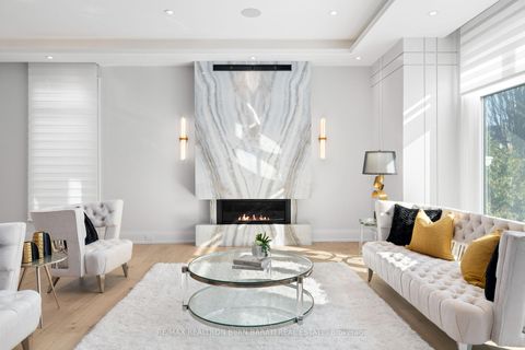 Photo 11 at 20 Tobruk Crescent, Newtonbrook East, Toronto